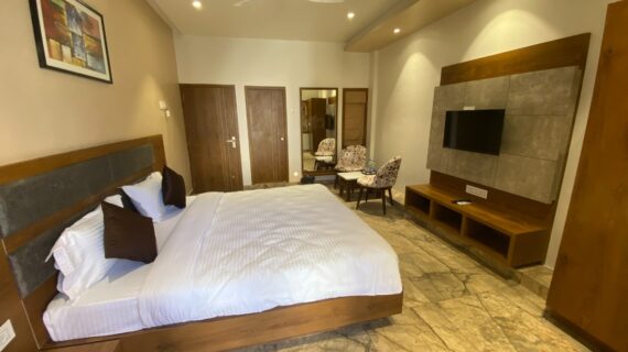 Super deluxe room somnath|Sea view from Sagar Darshan Guest House Somnath